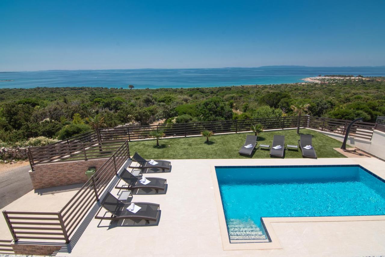 Royal I With Private Pool Novalja