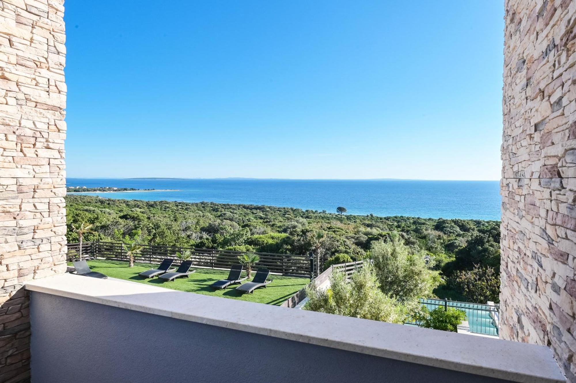 Royal I With Private Pool Novalja